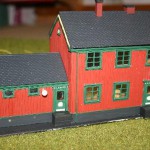 Noch im Bau befindliches Bahnhofsgebäude "Malmdal", ein Resin- Bausatz von Artitec ...